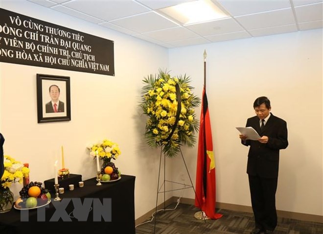 Tại buổi lễ, Đại sứ Đặng Đình Quý ôn lại những cống hiến to lớn của Chủ tịch Chủ tịch nước Trần Đại Quang.