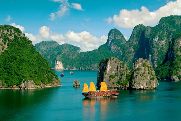 Quảng Ninh cấm khai thác thủy sản trong vùng di sản vịnh Hạ Long