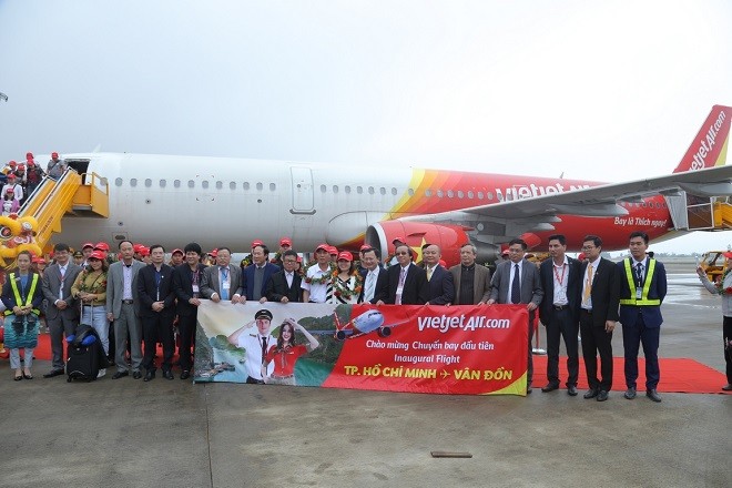 Cảng hàng không quốc tế Vân Đồn tiếp đón máy bay của Hãng hàng không Vietjet Air khai trương đường bay Vân Đồn - TP HCM 