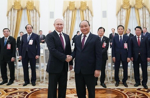 Thủ tướng Nguyễn Xuân Phúc và Tổng thống Liên bang Nga V.V. Putin - Ảnh: VGP/Quang Hiếu