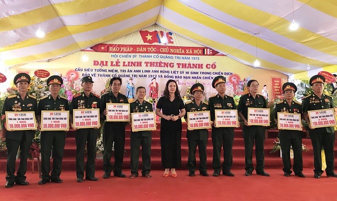 SHB dành tặng 20 căn nhà tình nghĩa với mong muốn góp một phần mang đến cuộc sống hạnh phúc tới các gia đình cựu chiến binh, thân nhân các liệt sĩ tại Quảng Trị nói riêng và các địa phương trên cả nước nói chung