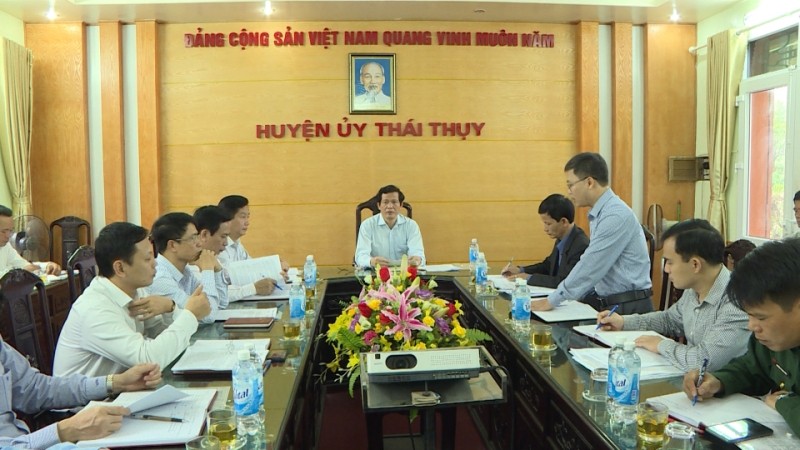 Một cuộc họp của Ban Thường vụ Huyện ủy Thái Thụy (Ảnh: Internet).