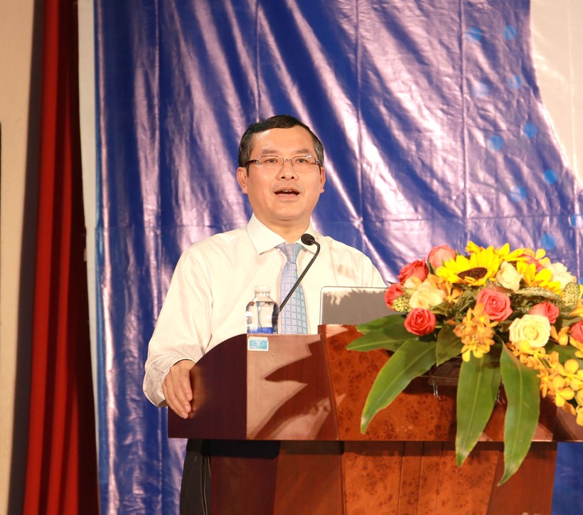 Thứ trưởng Bộ GD&ĐT Nguyễn Văn Phúc chia sẻ tại Hội nghị chuyên đề Quốc tế về "Trường học hạnh phúc" lần thứ nhất. (Ảnh: Hoàng Hải).
