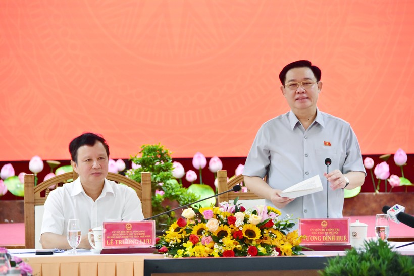 Chủ tịch Quốc hội Vương Đình Huệ làm việc với Ban Thường vụ Tỉnh ủy Thừa Thiên - Huế.