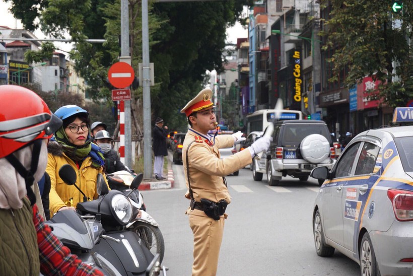 Người dân có nhiều hình thức giám sát lực lượng cảnh sát giao thông