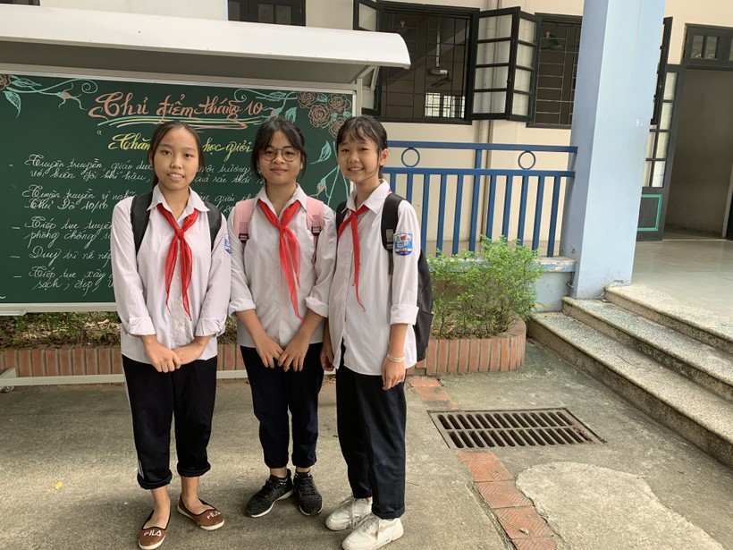3 học sinh Hà Linh, Bảo Ngọc và Ngọc Ánh của Trường THCS Bồ Đề