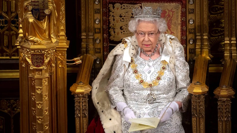 Nữ hoàng Elizabeth II phát biểu trước Quốc hội Anh hôm 14/10.	 Ảnh: Reuters 