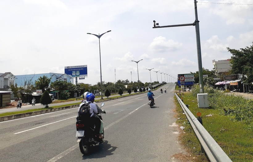 Hệ thống camera giám sát an ninh trật tự và xử lý vi phạm giao thông đường bộ tỉnh Vĩnh Long với tổng kinh phí hơn 199,1 tỷ đồng được đầu tư trong 4 năm (2019 - 2023). Ảnh: Q. Ngữ 
