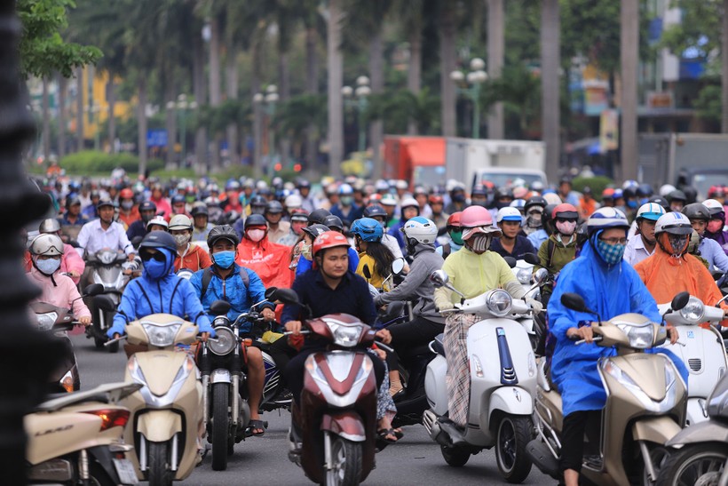 Nút giao thông Nguyễn Tri Phương – Điện Biên Phủ - Lê Độ thường rơi vào tình trạng kẹt xe vào giờ cao điểm