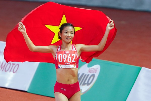 Nguyễn Thị Oanh giành 3 HC góp phần giúp đội tuyển điền kinh Việt Nam nhất toàn đoàn