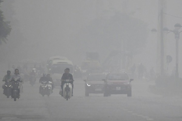 Ô nhiễm không khí còn đến từ nhiều loại phương tiện giao thông cá nhân và công cộng