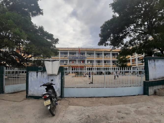 Trường THCS Nguyễn Văn Trỗi (Ninh Thuận): Top đầu thi đua lẫn sai sót trong quản lý điểm
