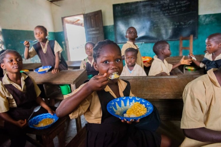 Liberia: Nuôi ước mơ đến trường bằng những bữa ăn miễn phí