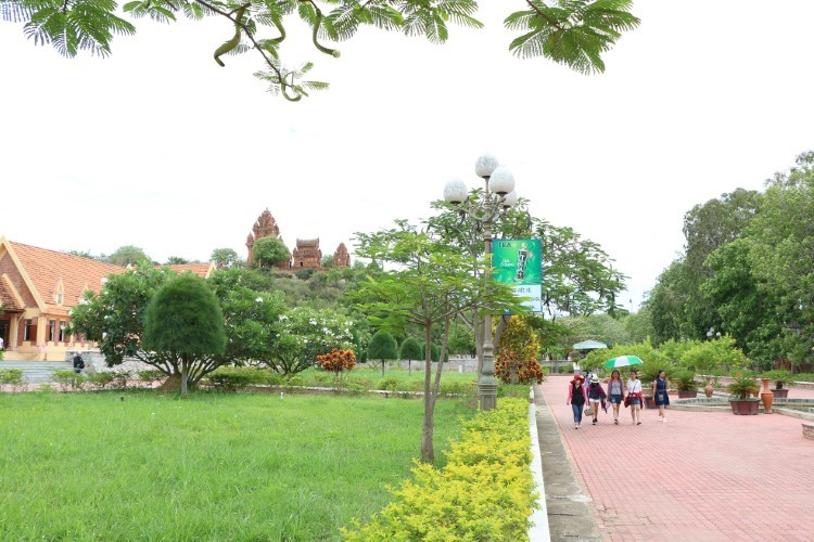 Ninh Thuận: Các điểm du lịch vắng khách