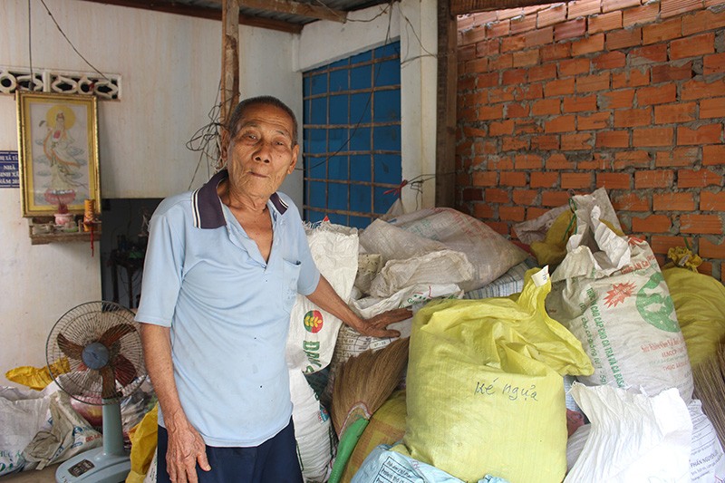 Chuyện về cụ ông 85 tuổi xin thoát nghèo: “Tôi sợ nghèo lắm rồi!”