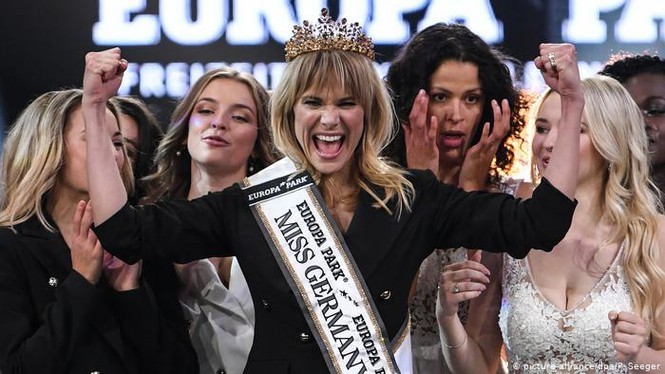 Ngỡ ngàng nhan sắc bà mẹ 35 tuổi vừa đăng quang "Hoa hậu Đức 2020"