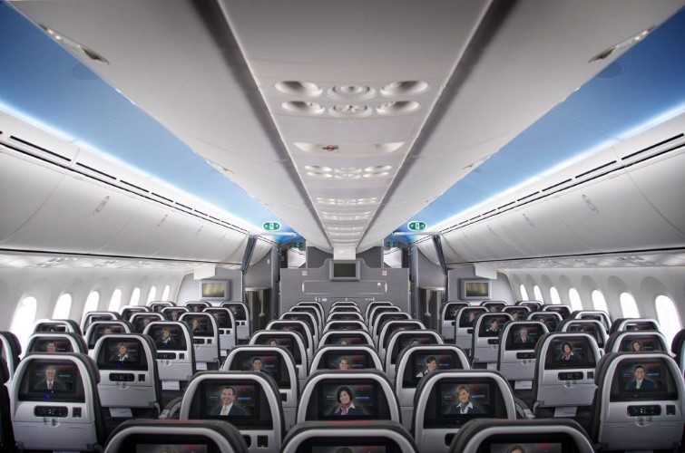 Khi đi máy bay, “ngả ghế hay không ngả ghế”?