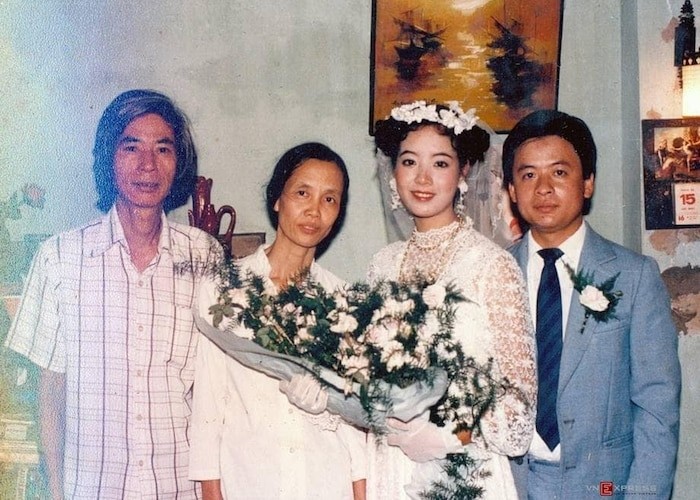 Trầm trồ loạt ảnh cưới 33 năm trước của NSƯT Chiều Xuân