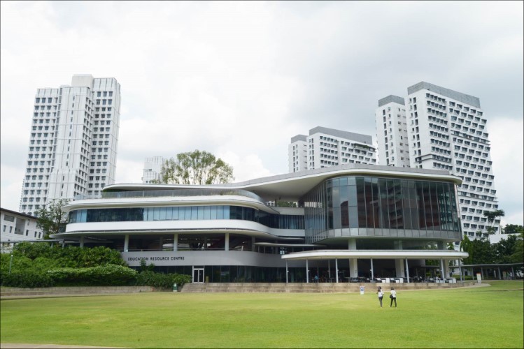 Trường Đại học Quốc gia Singapore.