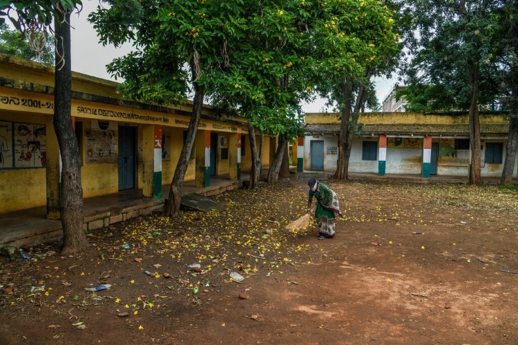 Một trường học đóng cửa ở ngoại ô Tumker, miền Nam Ấn Độ.