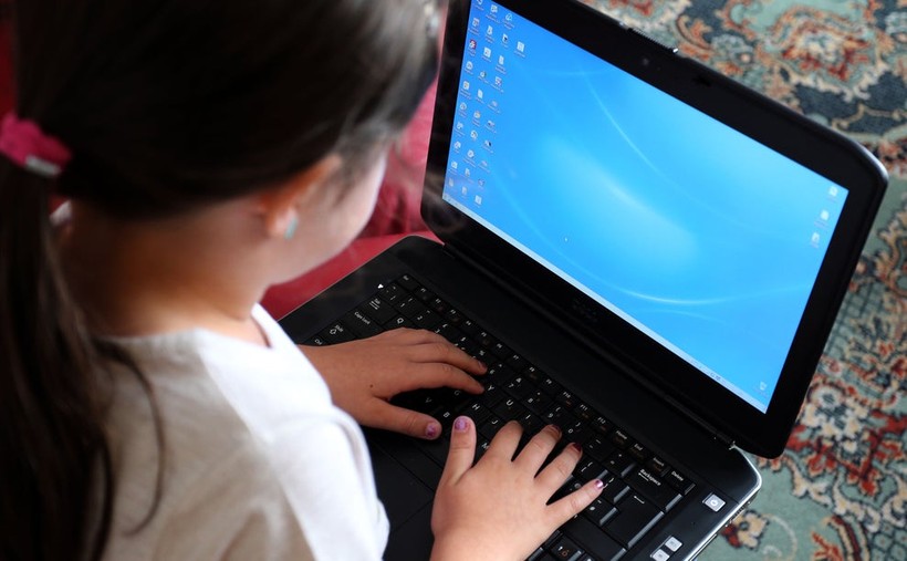 Bộ Giáo dục sẽ tiếp tục cung cấp thêm máy tính cho các trường.