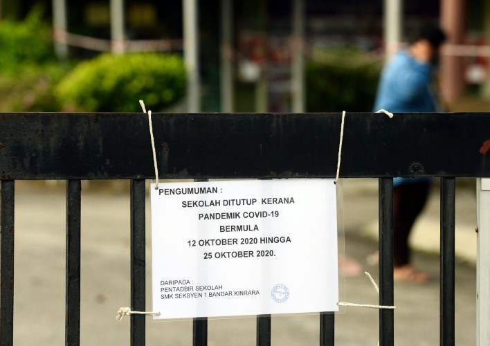 12 trường học Malaysia phải tiếp tục đóng cửa do Covid-19.
