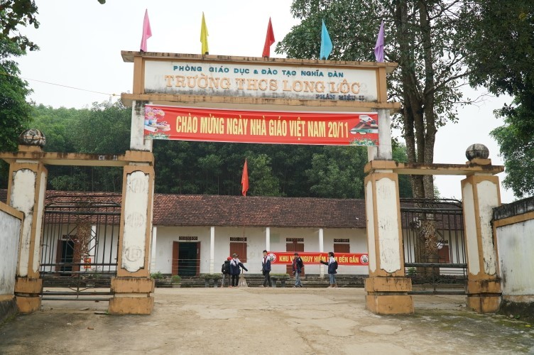 Trường THCS Long Lộc (huyện Nghĩa Đàn, Nghệ An).