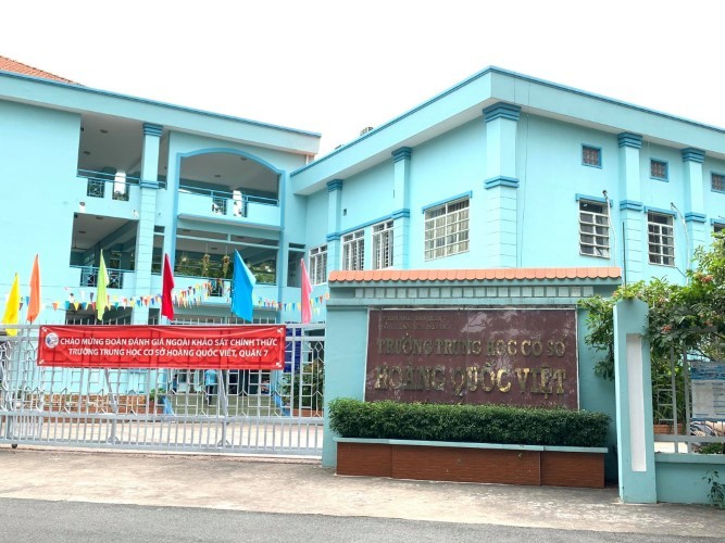 Trường THCS Hoàng Quốc Việt.