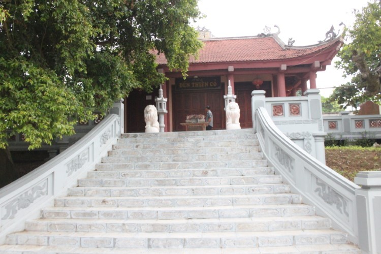 Thiên Cổ Miếu tọa lạc trong địa phận kinh đô Văn Lang xưa.