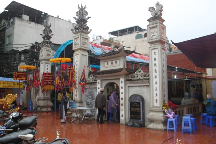 Đình An Hòa, nơi lưu giữ và hội tụ nhiều tục lệ cổ của làng Giấy xưa.
