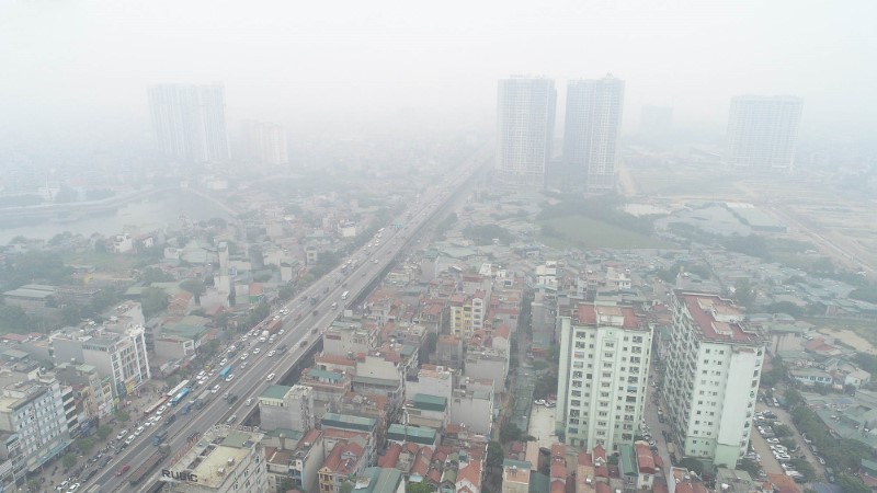 Không khí Hà Nội ô nhiễm đến mức có thể nhìn thấy.