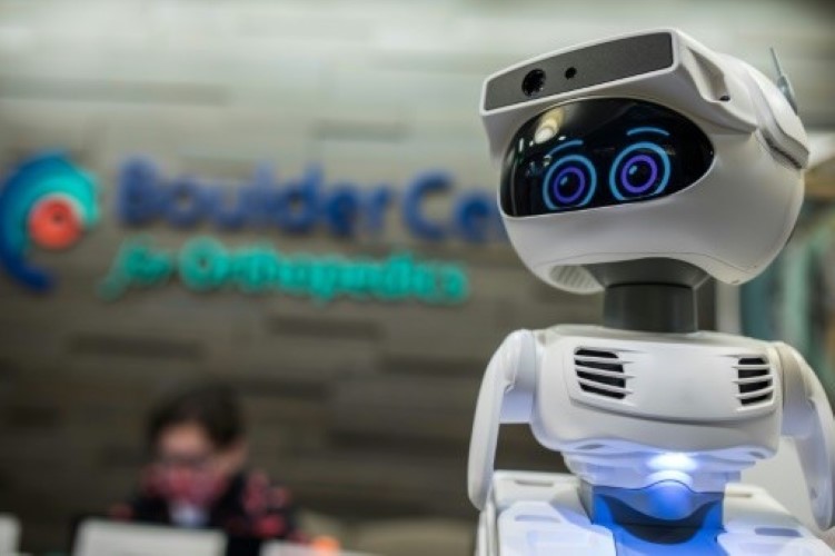 CES 2021: Robot  trở thành “người hùng” thời Covid-19 