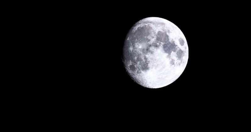 Mối liên hệ giữa giấc ngủ và chu kỳ Mặt trăng rõ ràng hơn ở các cộng đồng không có điện.