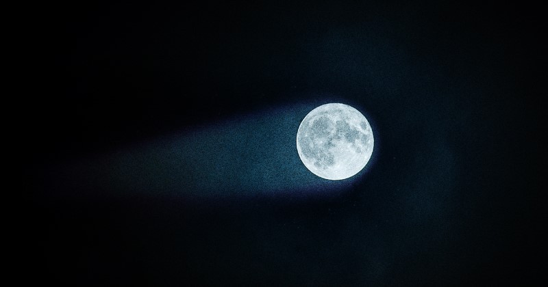 Đuôi Mặt trăng chứa hàng triệu nguyên tử natri.