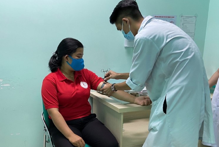 Chỉ mới 19 tuổi nhưng Nguyễn Thị Thảo Nguyên đã 12 lần hiến máu cứu người.