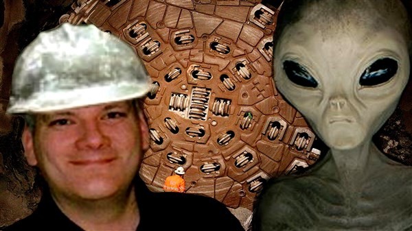 Phil Schneider, nhân viên của chính phủ, cho biết đã từng gặp người ngoài hành tinh.