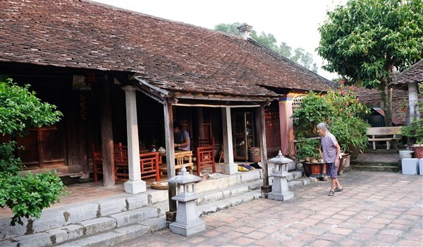 Ngôi nhà cổ hơn 200 năm tuổi của gia đình cụ Lương.