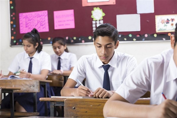 Học sinh Ấn Độ căng thẳng vì các kỳ thi đầu cấp.