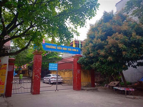 Trường Tiểu học Sài Sơn B – nơi xảy ra sự việc tố cáo trù dập.