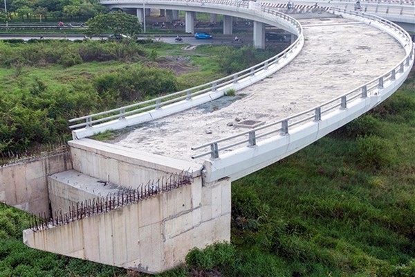 Dự án BOT đoạn nối đường Võ Văn Kiệt đến đường cao tốc TPHCM – Trung Lương đang bị ngưng trệ.