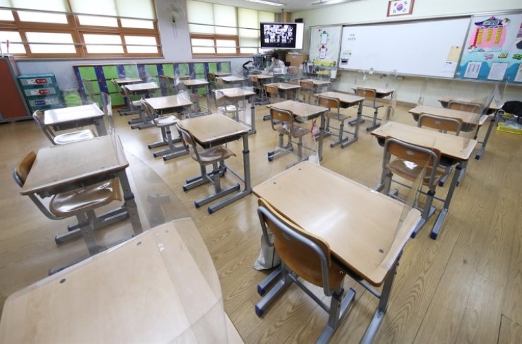 Trường học tại thủ đô Seoul đóng cửa vì Covid-19.