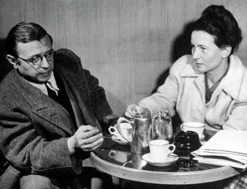 Jean-Paul Sartre và Simone de Beauvoir.