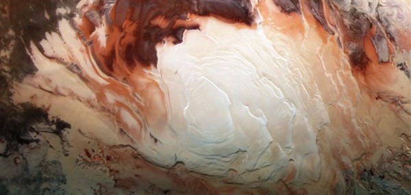 Vùng màu trắng cho thấy băng bao phủ phía Nam sao Hỏa.