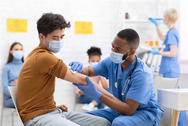 Nghiên cứu ở Anh: Tiêm vắc-xin giảm hơn nửa nguy cơ mắc chủng Delta