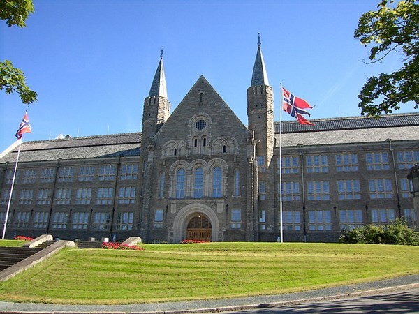 Tòa nhà chính của Đại học Khoa học và Công nghệ Na Uy ở Trondheim. Ảnh: Wikiwand