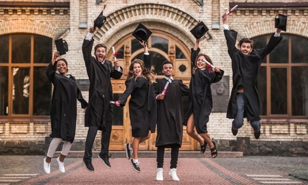 Sinh viên quốc tế tốt nghiệp tại Hà Lan.