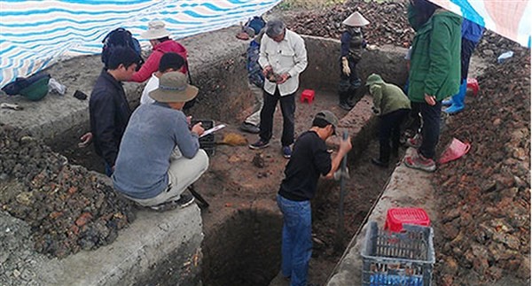 Cuộc khai quật tại di chỉ Luy Lâu năm 2014 – 2015.