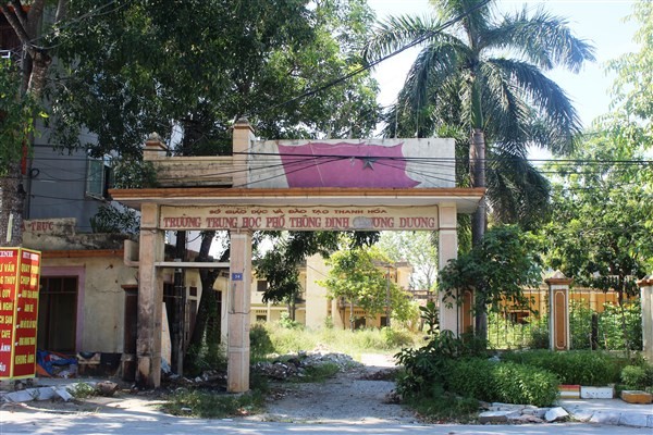 Trường THPT Đinh Chương Dương (Hậu Lộc, Thanh Hóa) sau 3 năm giải thể vẫn bỏ hoang, gây lãng phí tài sản công.