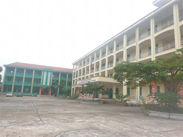 Trường THPT Nguyễn Trãi cơ sở vật chất khang trang nhưng thiếu vắng người học.