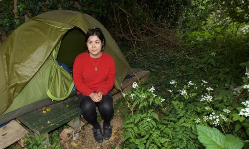 Aimée Lê dựng lều để sống vì không thể trả tiền thuê nhà.